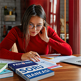 FENOMAT soru bankası ile çalışan öğrenci
